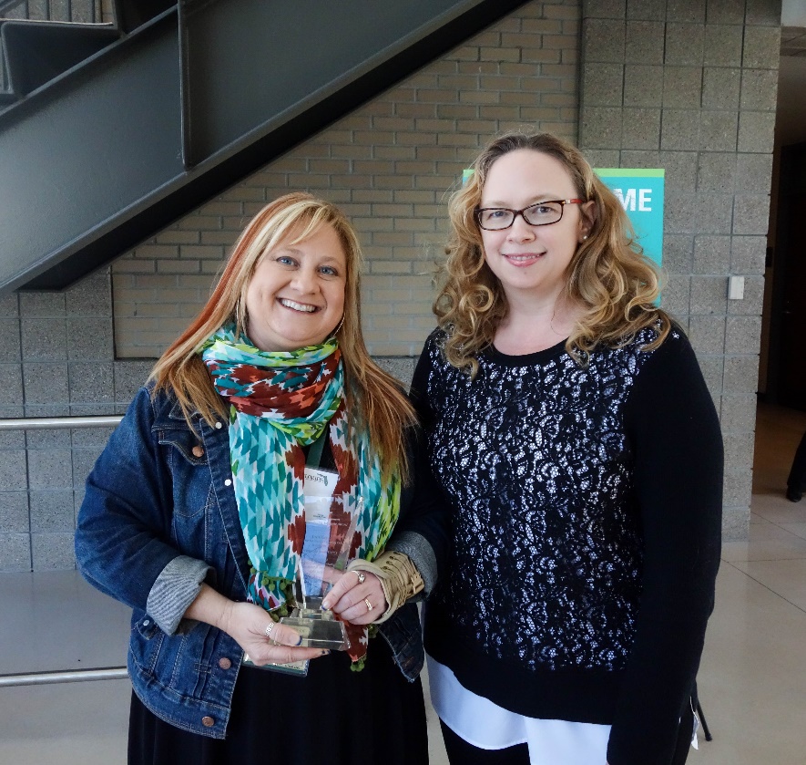 Jodi Ray (left) with Heather Bates of Transform Health. (Photo by Anna Mayor)