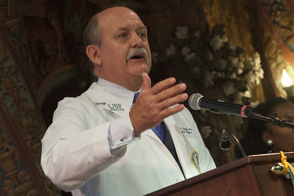 Faculty member Michael Albrink, MD, recipient of the 2015 Leonard Tow Humanism in Medicine Award, spoke about the symbolic significance of the white coat.